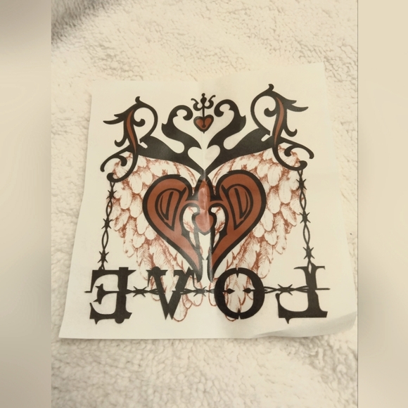 LOVE & Heart Iron-On - Picture 1 of 2